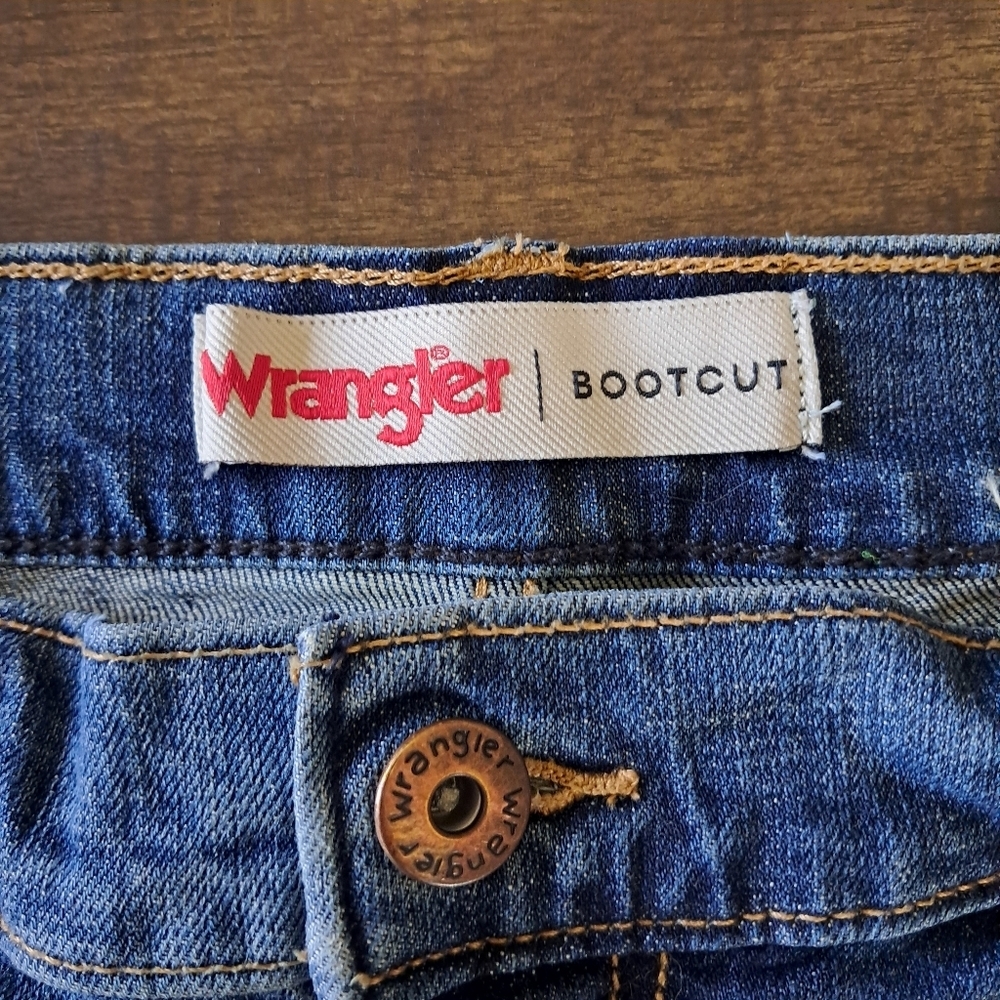 Wrangler Jeans Mens 34x32 Blue Bootcut Medium Wash Denim Stretch - Picture 5 of 8